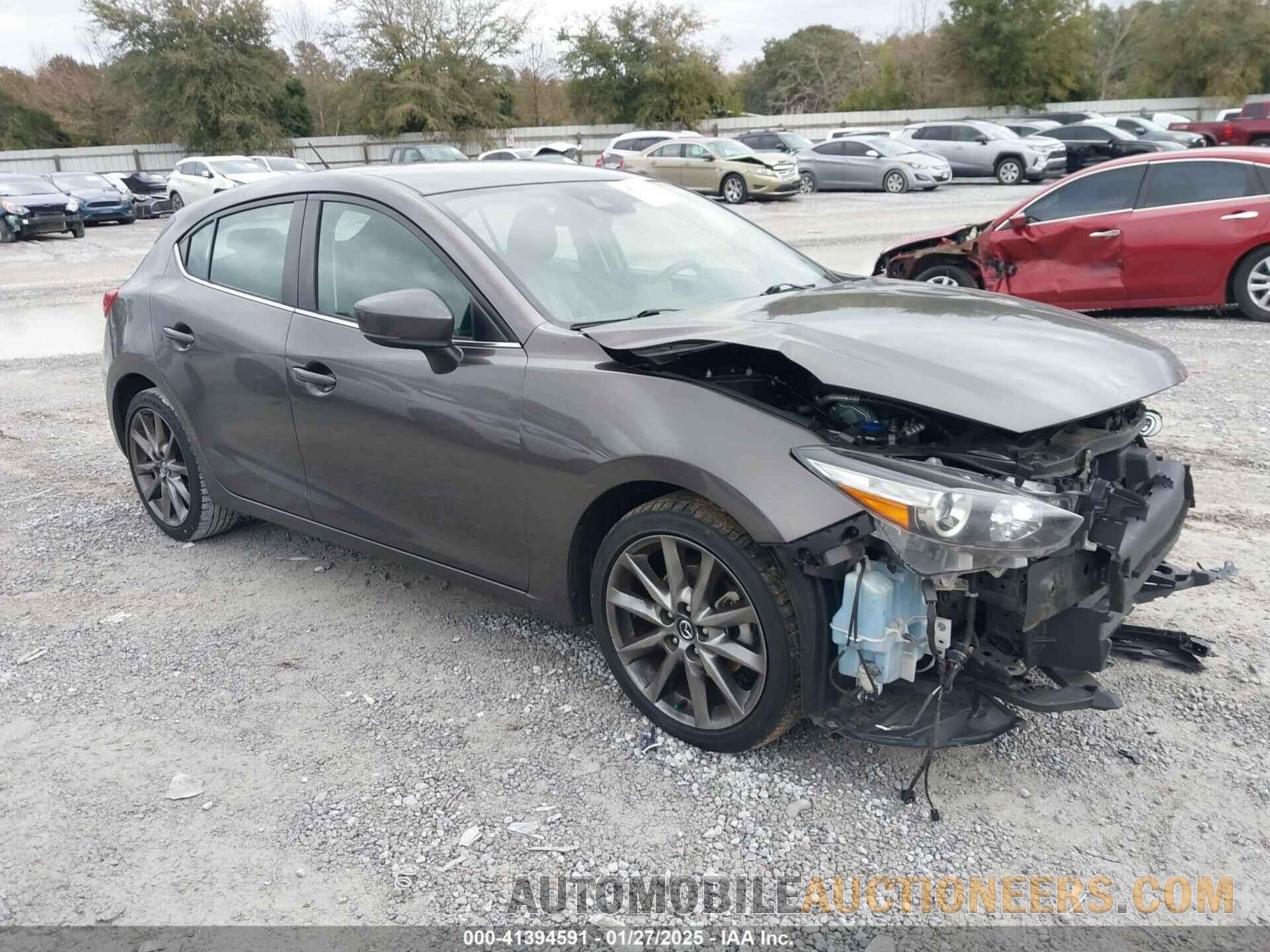 3MZBN1L36JM212547 MAZDA MAZDA3 2018