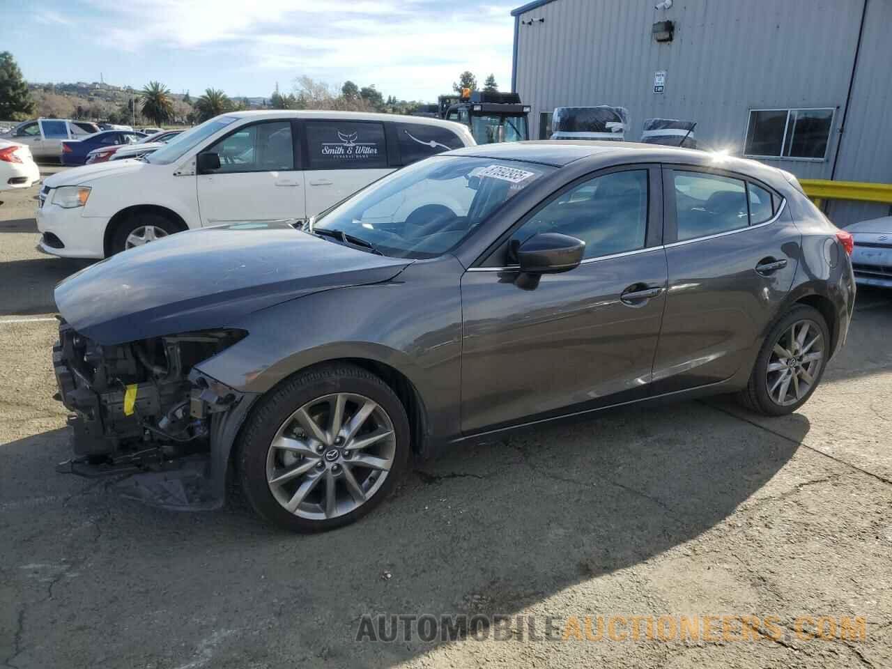 3MZBN1L37JM171684 MAZDA 3 2018