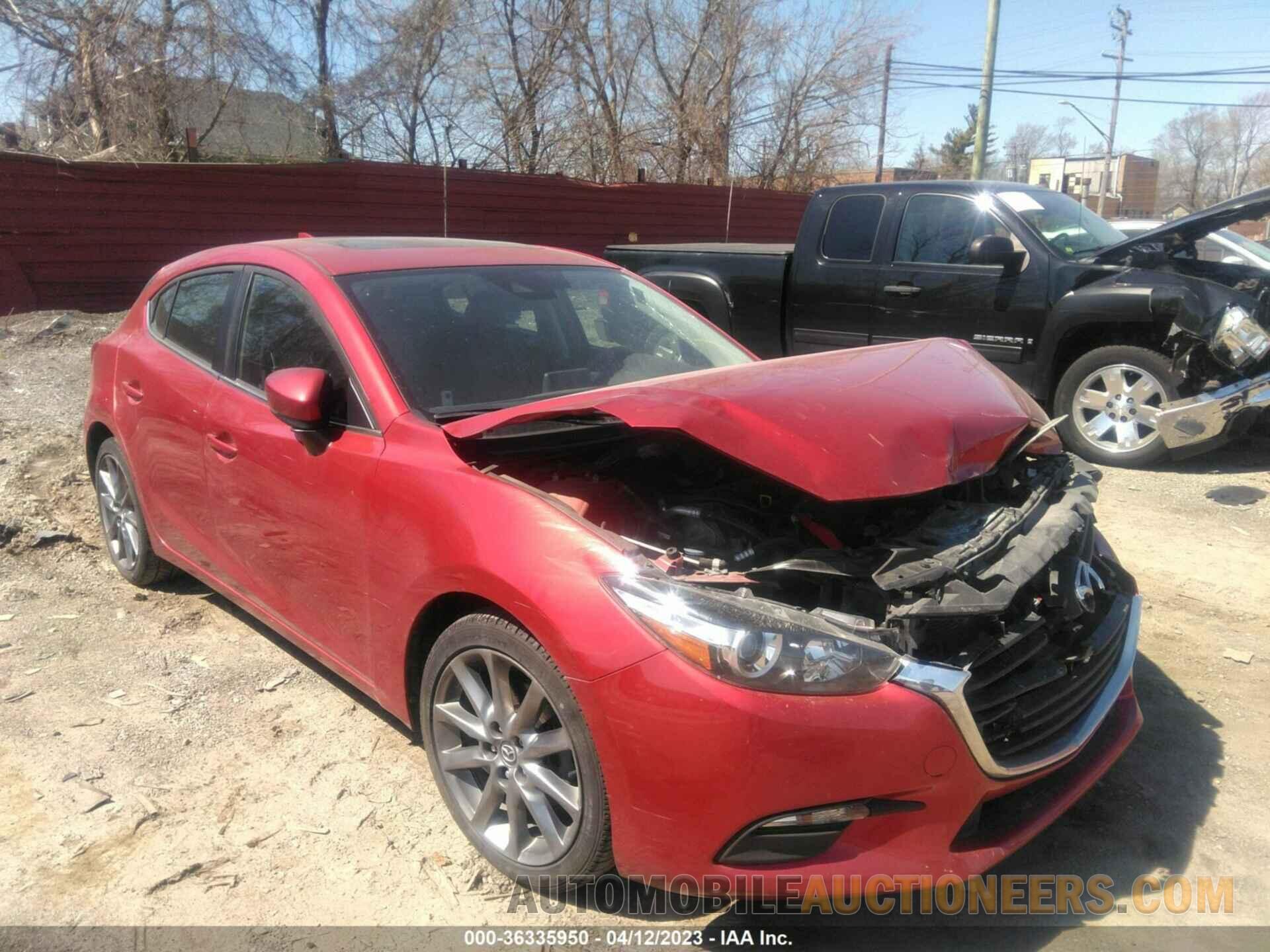 3MZBN1L37JM206286 MAZDA MAZDA3 5-DOOR 2018