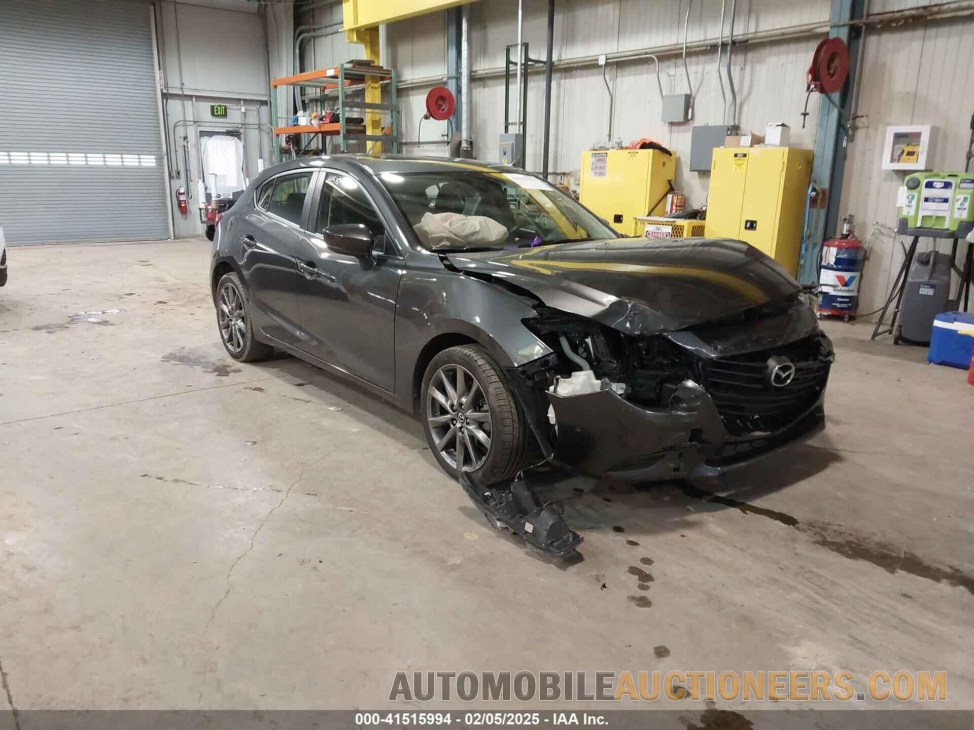 3MZBN1L37JM276662 MAZDA MAZDA3 2018