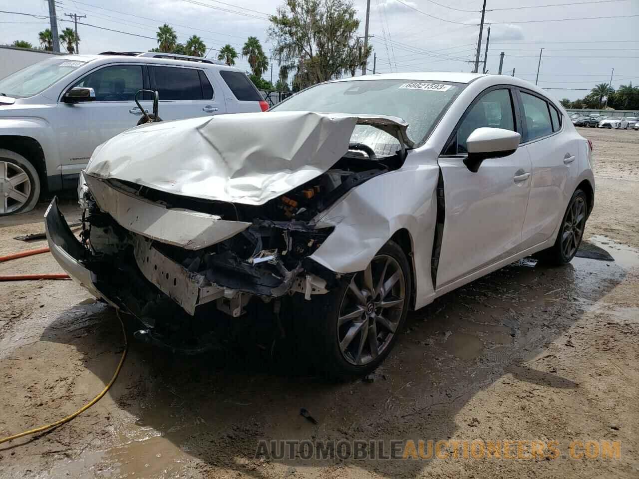 3MZBN1L38JM207334 MAZDA 3 2018