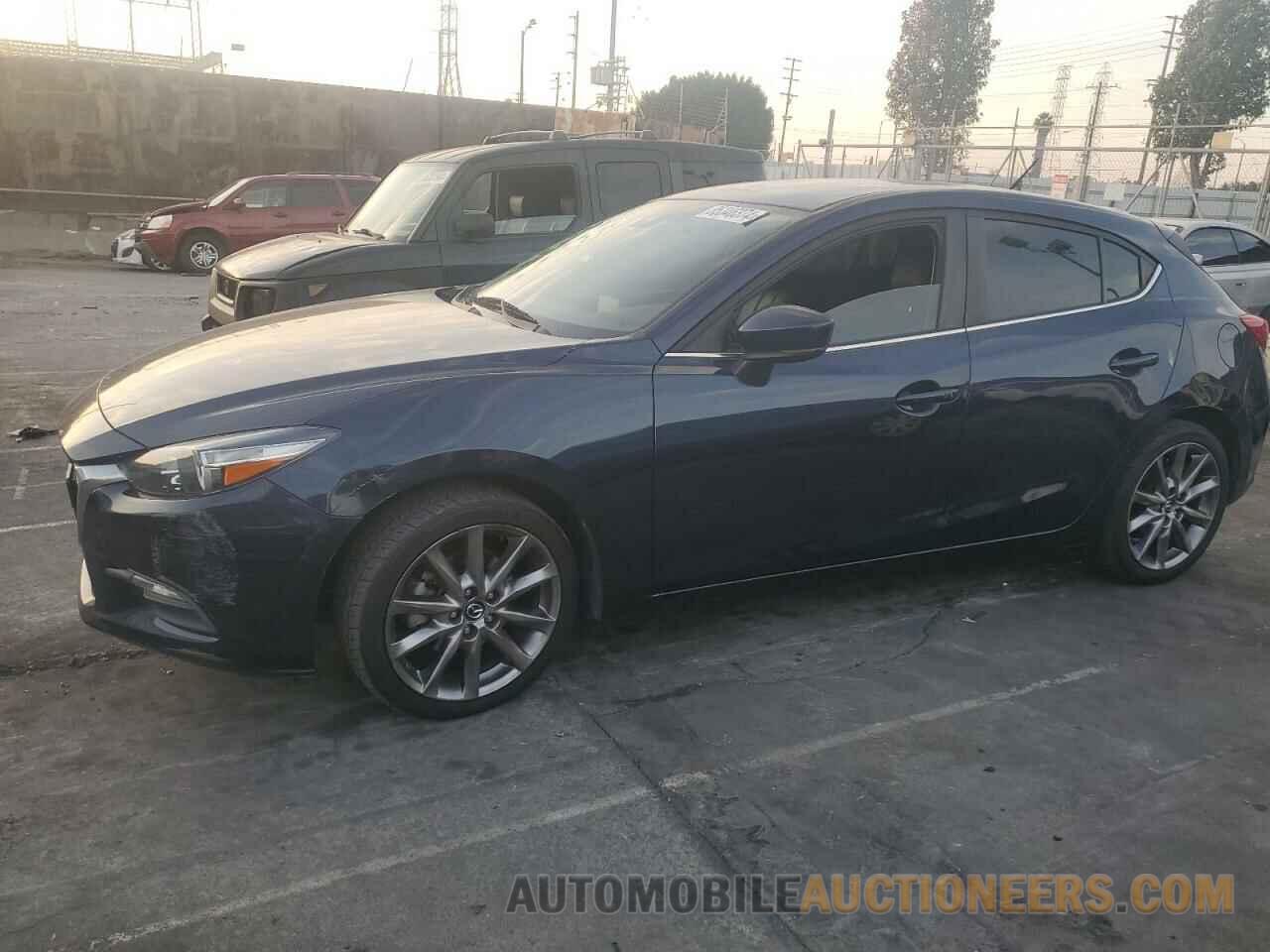 3MZBN1L38JM227311 MAZDA 3 2018