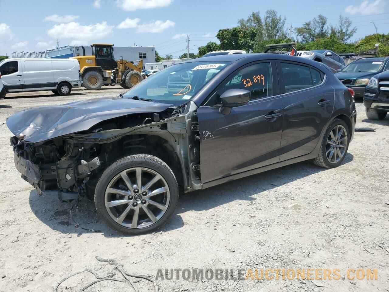 3MZBN1L39JM255487 MAZDA 3 2018