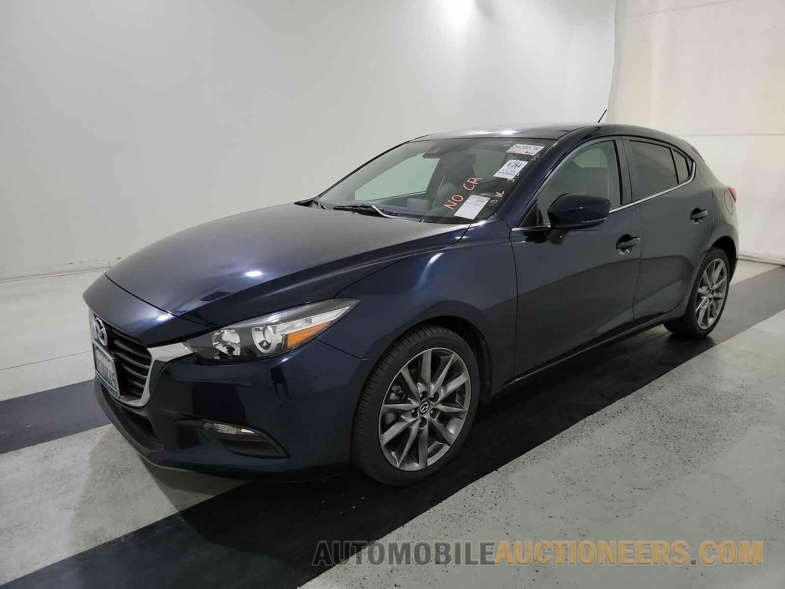 3MZBN1L3XJM228492 Mazda Mazda3 5-Door 2018