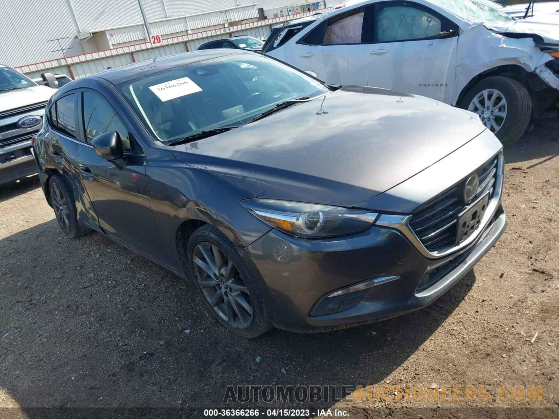 3MZBN1M30JM243713 MAZDA MAZDA3 5-DOOR 2018