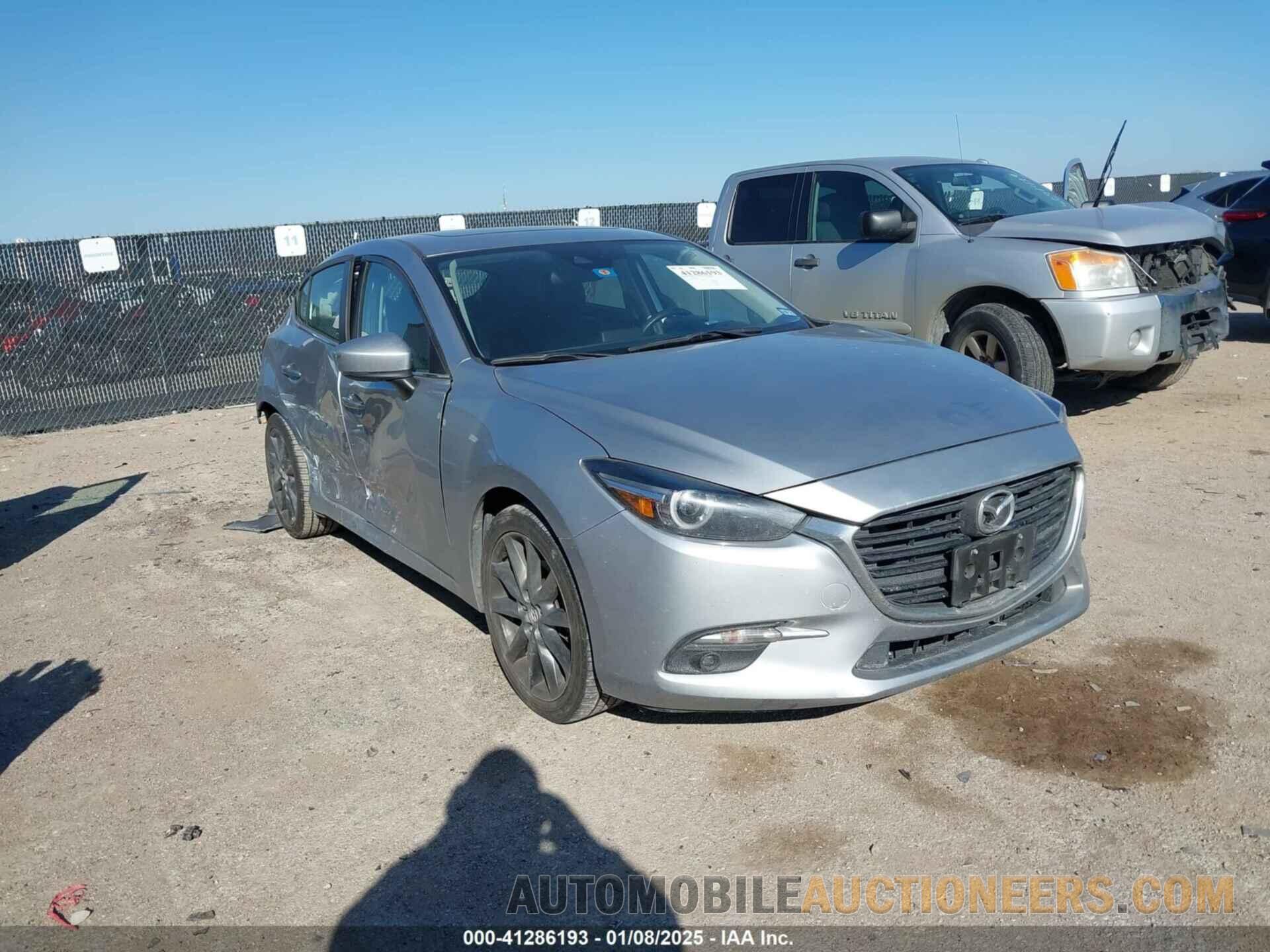 3MZBN1M30JM275917 MAZDA MAZDA3 2018