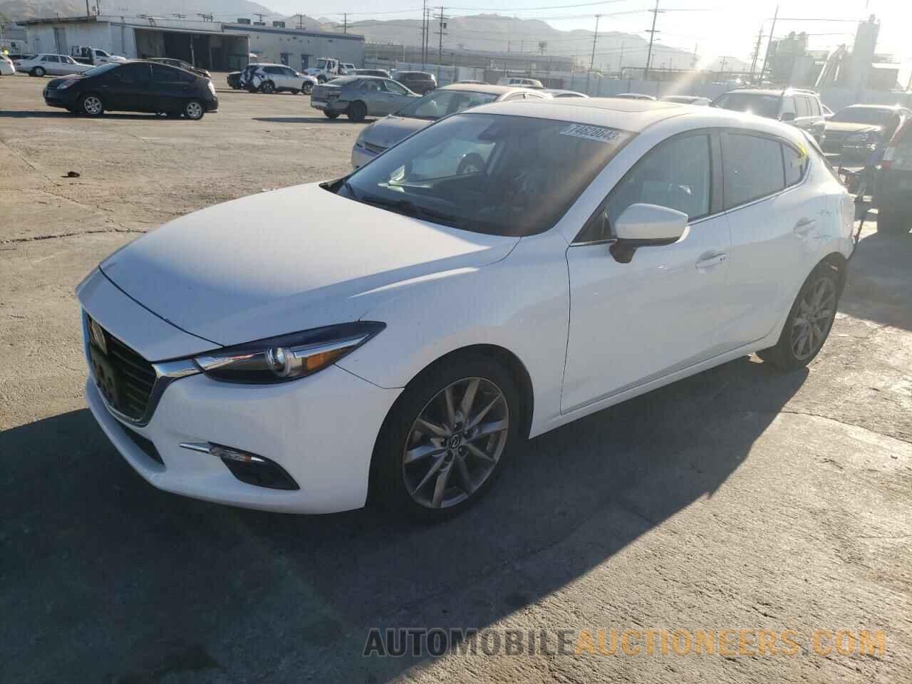 3MZBN1M32JM187452 MAZDA 3 2018