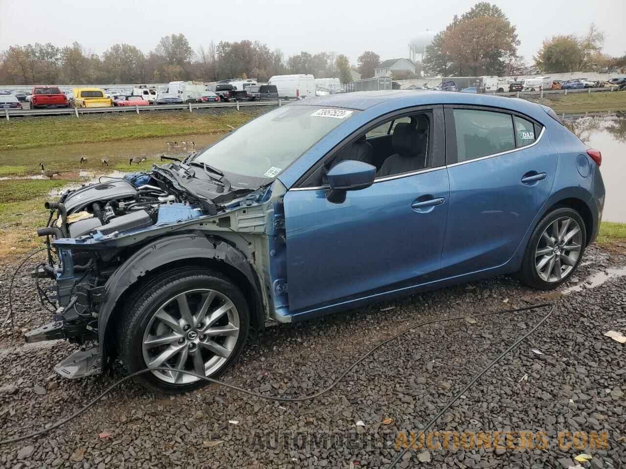 3MZBN1M35JM249121 MAZDA 3 2018