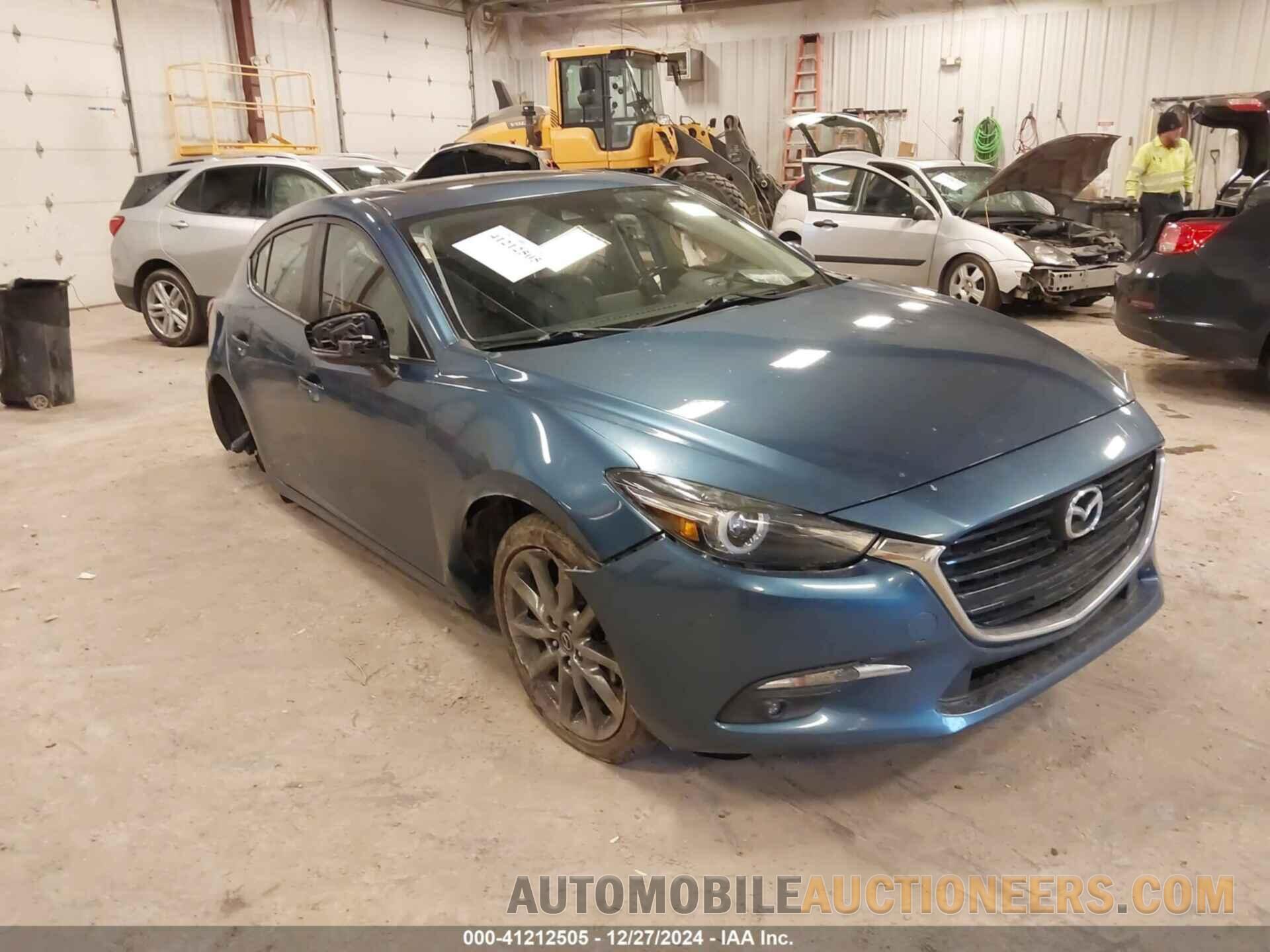 3MZBN1M38JM266169 MAZDA MAZDA3 2018