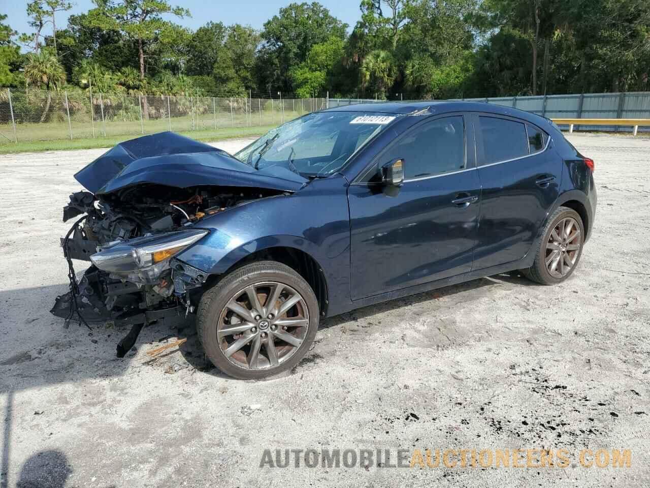 3MZBN1M38JM267113 MAZDA 3 2018