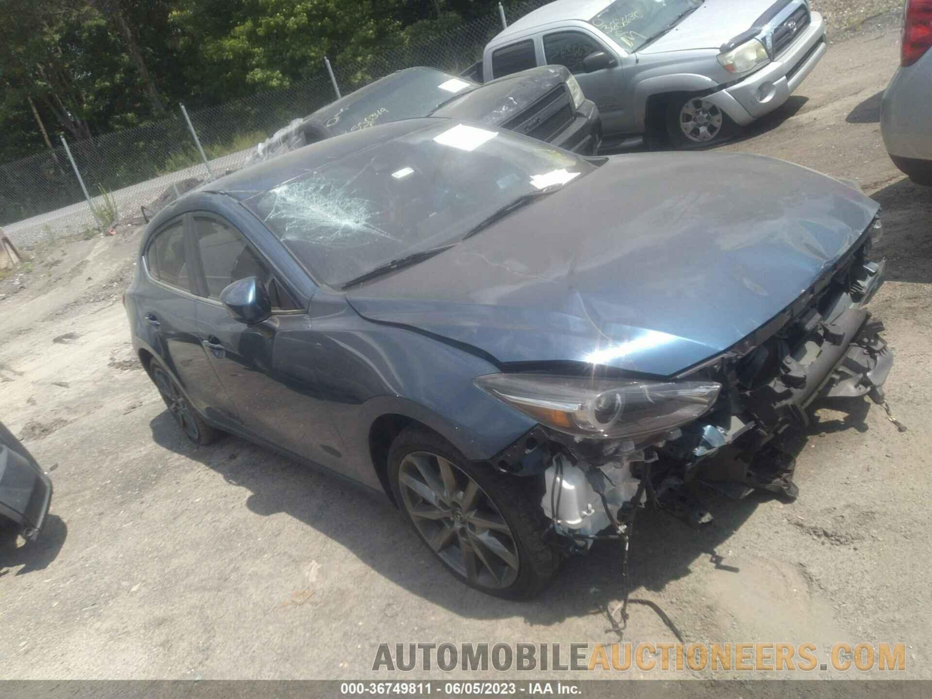 3MZBN1M3XJM216776 MAZDA MAZDA3 5-DOOR 2018