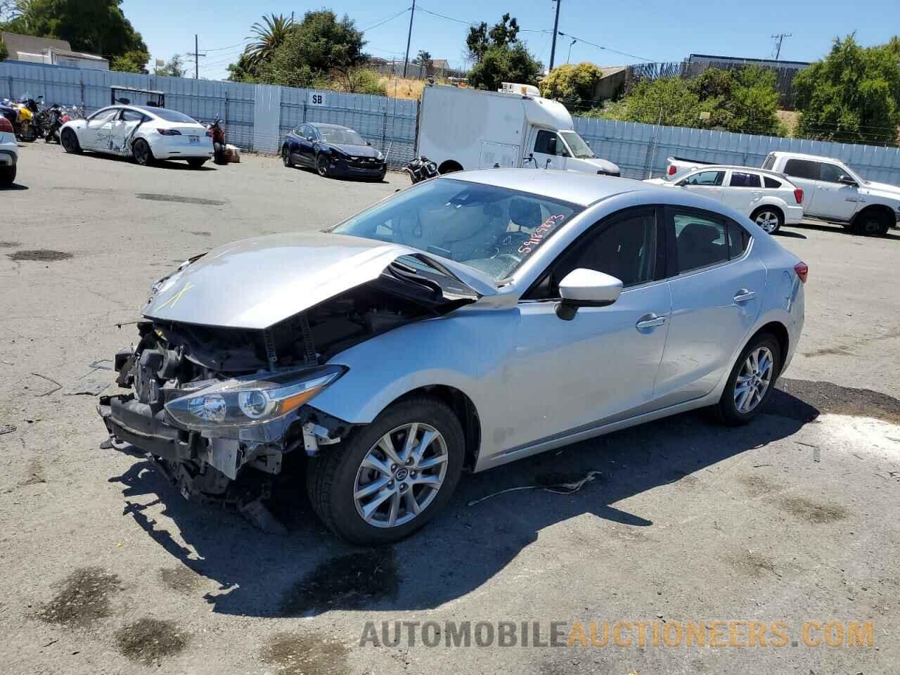 3MZBN1U71JM227989 MAZDA 3 2018