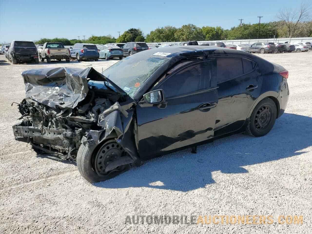 3MZBN1U73JM237861 MAZDA 3 2018