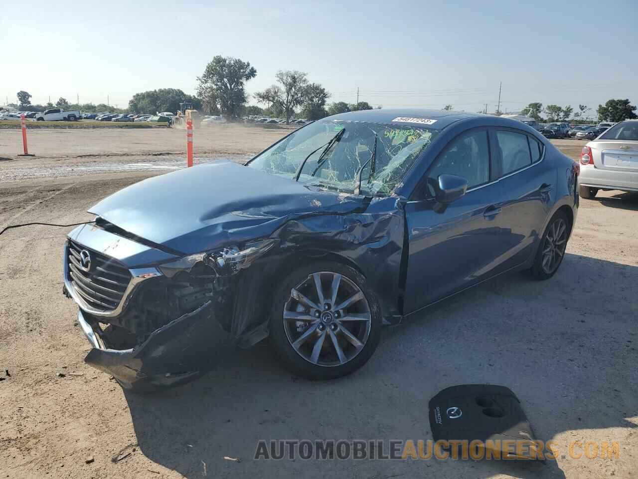 3MZBN1V32JM164137 MAZDA 3 2018