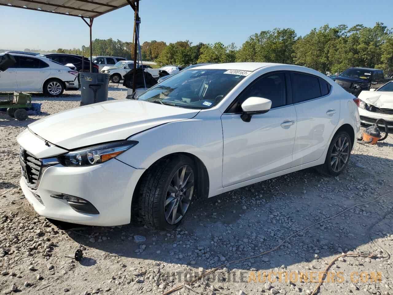 3MZBN1V32JM215717 MAZDA 3 2018