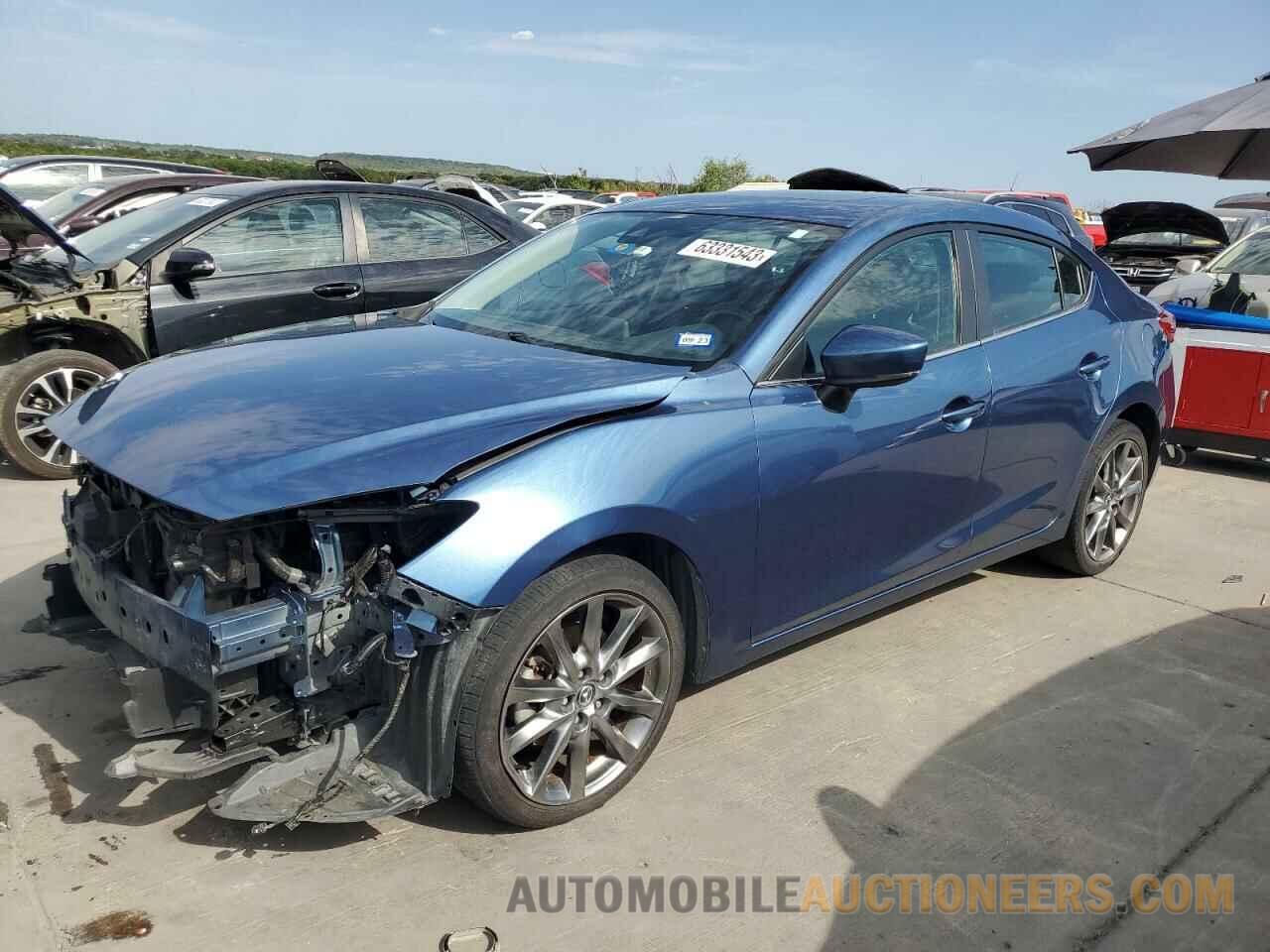 3MZBN1V32JM241153 MAZDA 3 2018