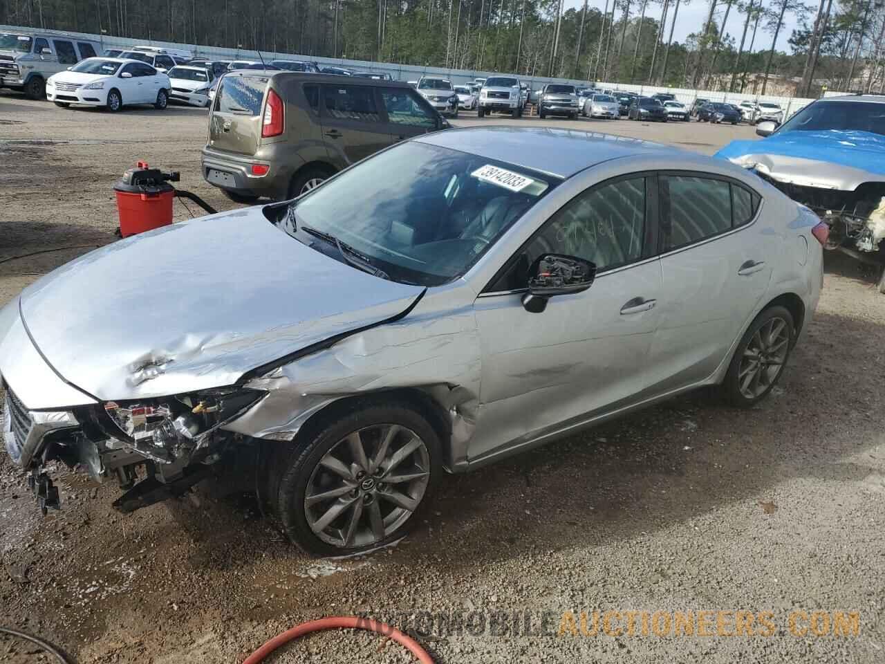 3MZBN1V34JM207022 MAZDA 3 2018