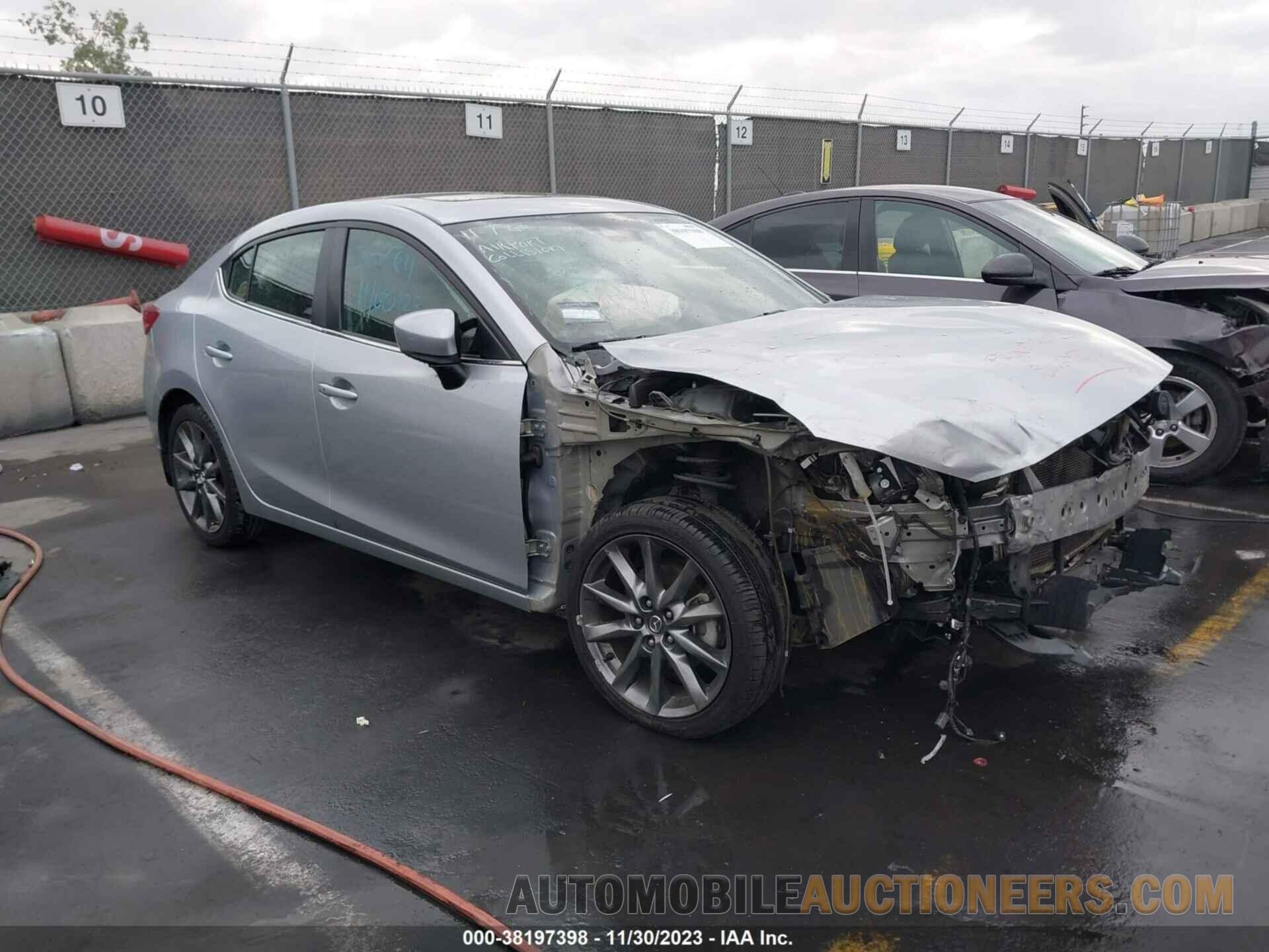 3MZBN1V36JM275368 MAZDA MAZDA3 2018