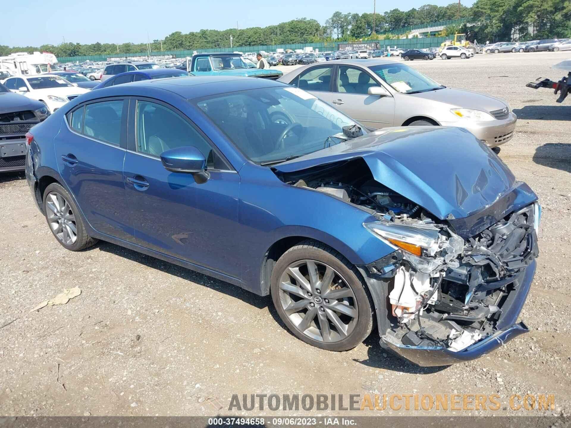 3MZBN1V37JM275606 MAZDA MAZDA3 4-DOOR 2018