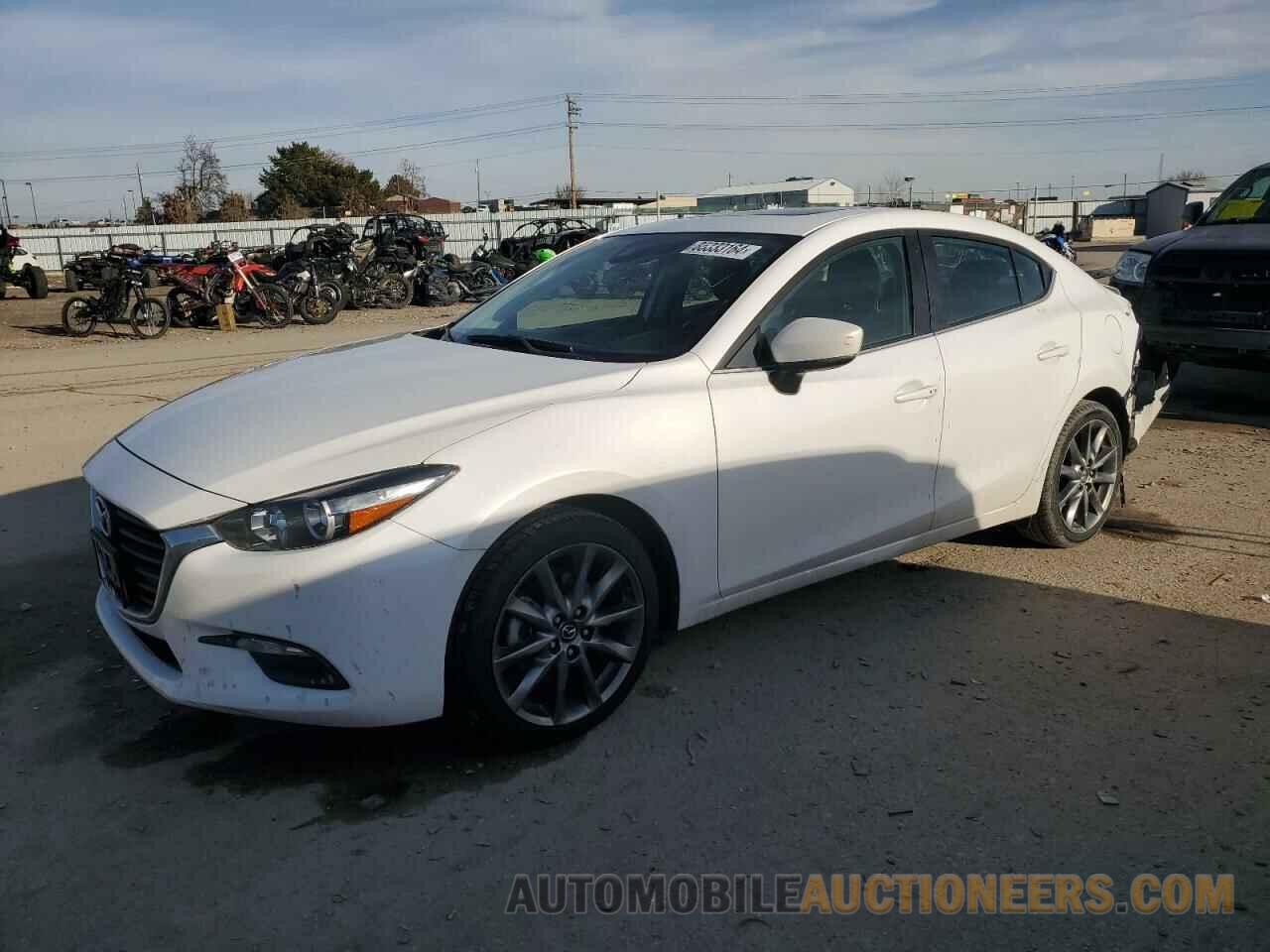 3MZBN1V38JM262296 MAZDA 3 2018