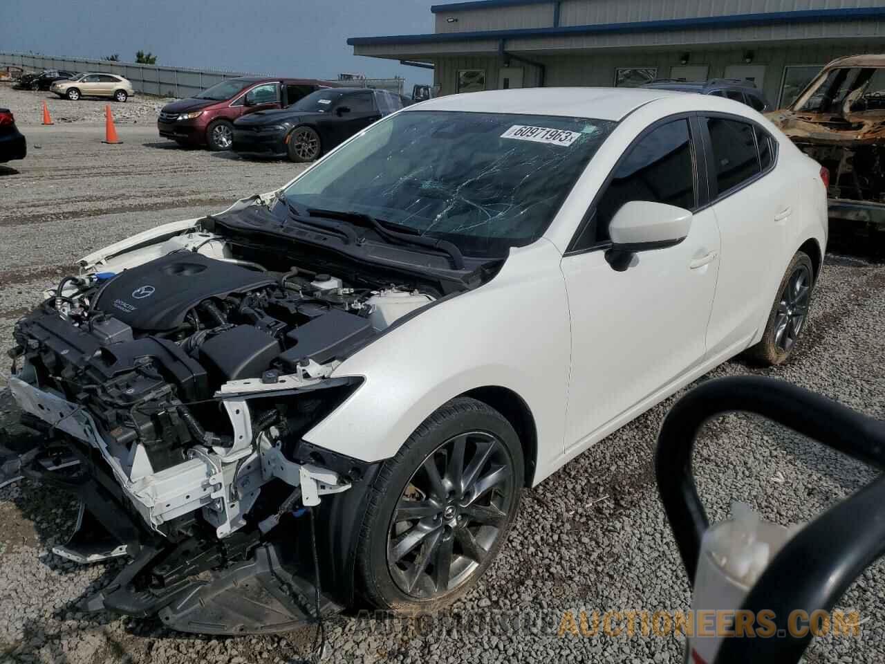 3MZBN1V39JM216041 MAZDA 3 2018