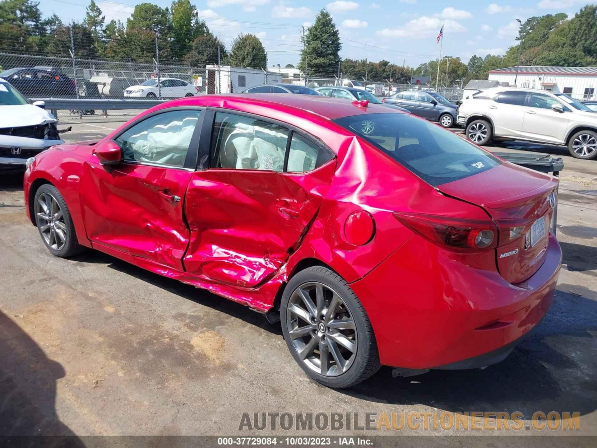 3MZBN1W30JM187351 MAZDA MAZDA3 4-DOOR 2018