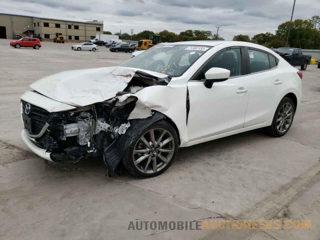 3MZBN1W31JM252188 MAZDA 3 2018