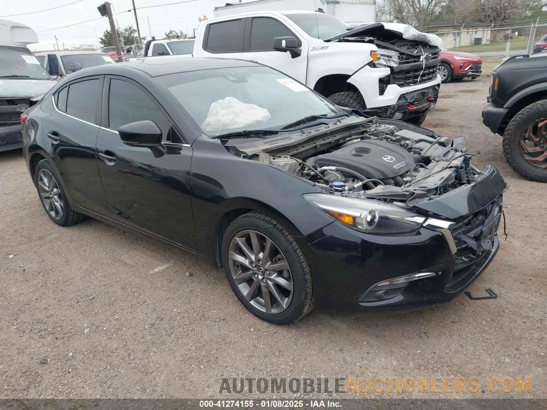 3MZBN1W32JM165822 MAZDA MAZDA3 2018