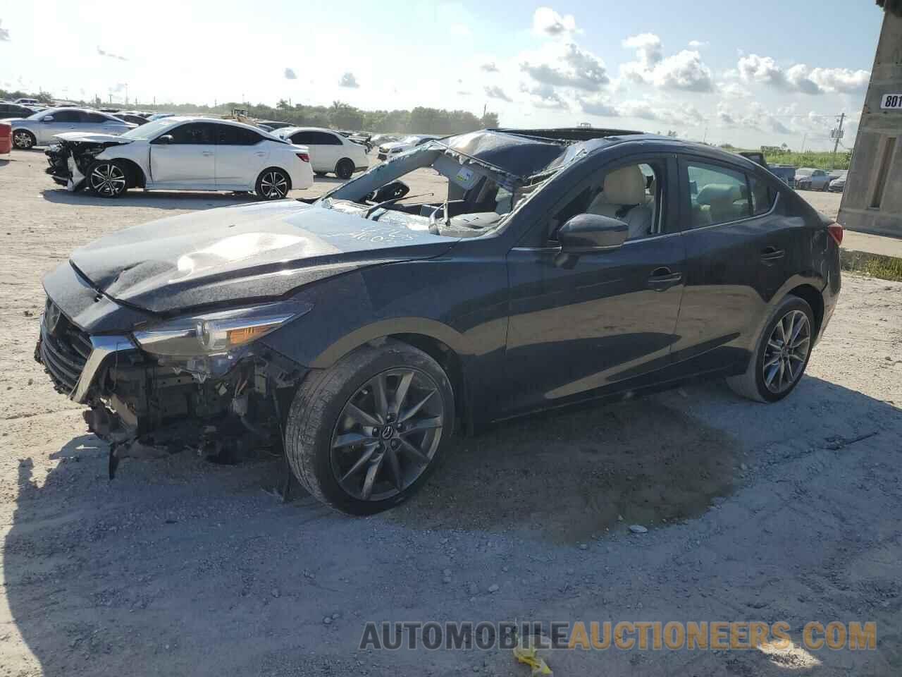 3MZBN1W35JM169086 MAZDA 3 2018