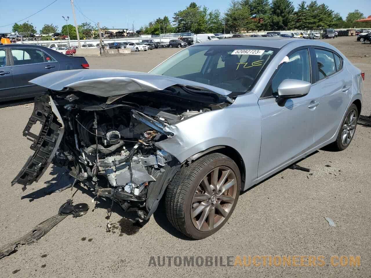 3MZBN1W35JM214110 MAZDA 3 2018