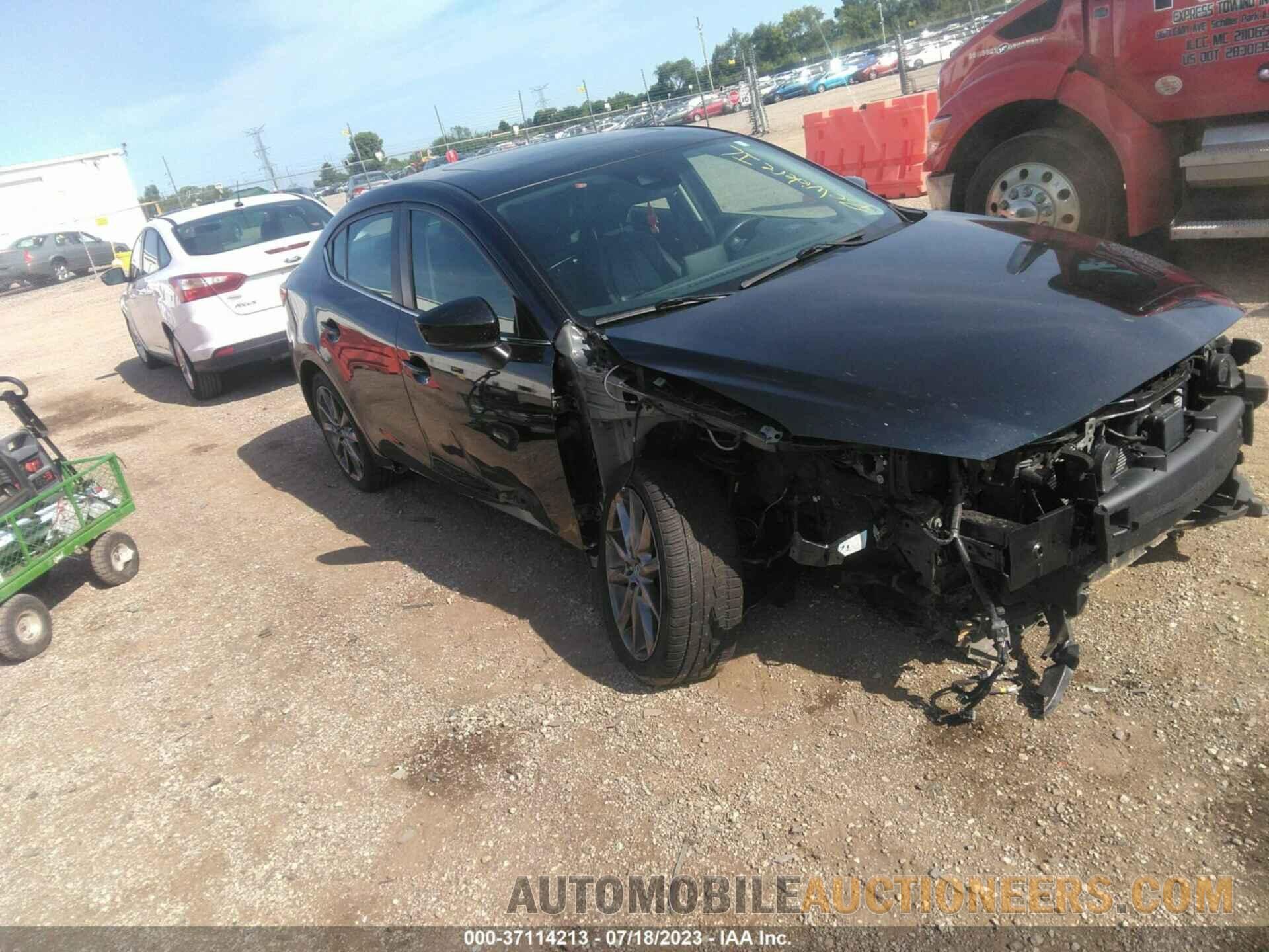 3MZBN1W35JM265333 MAZDA MAZDA3 4-DOOR 2018