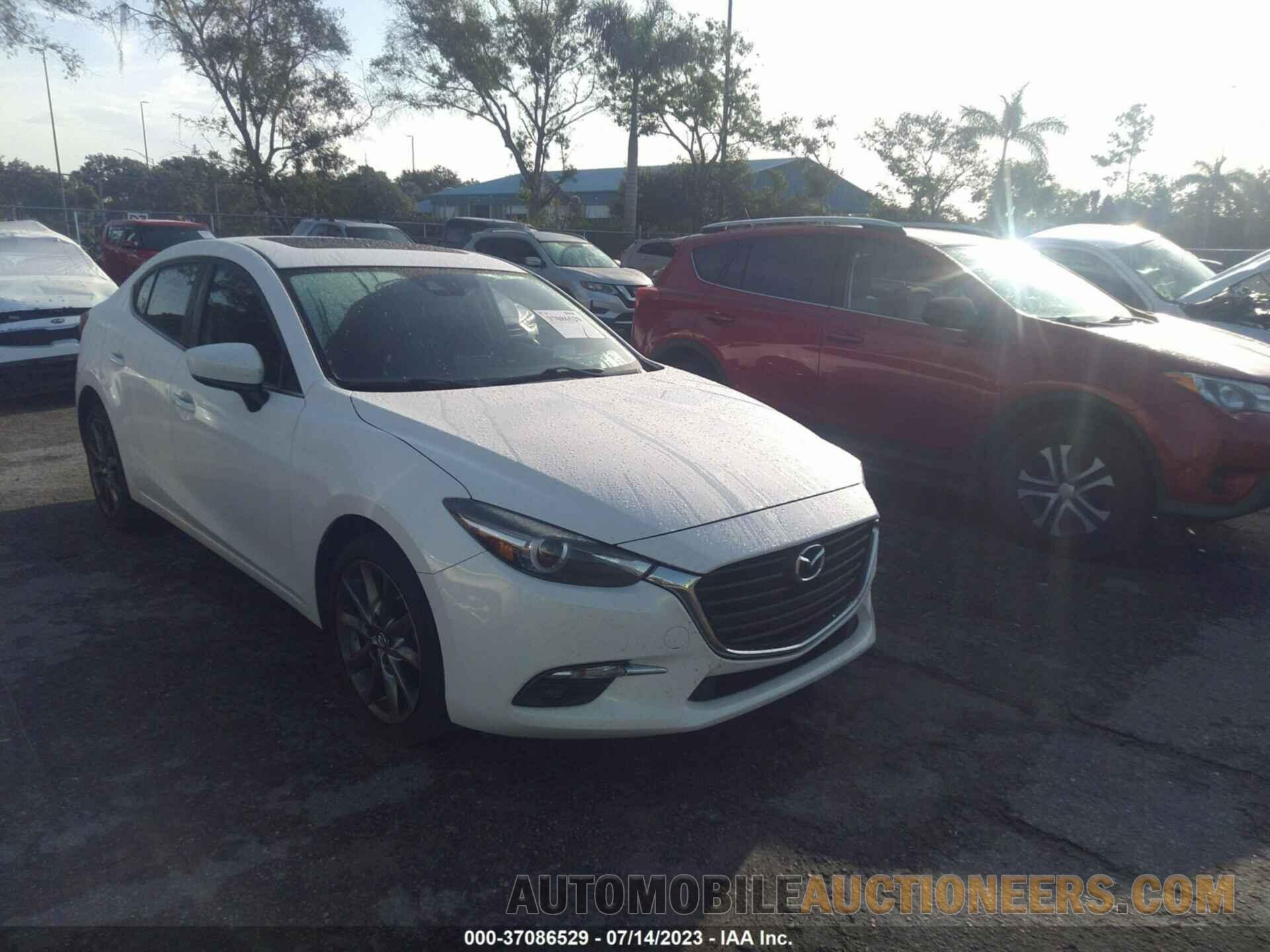 3MZBN1W39JM217902 MAZDA MAZDA3 4-DOOR 2018