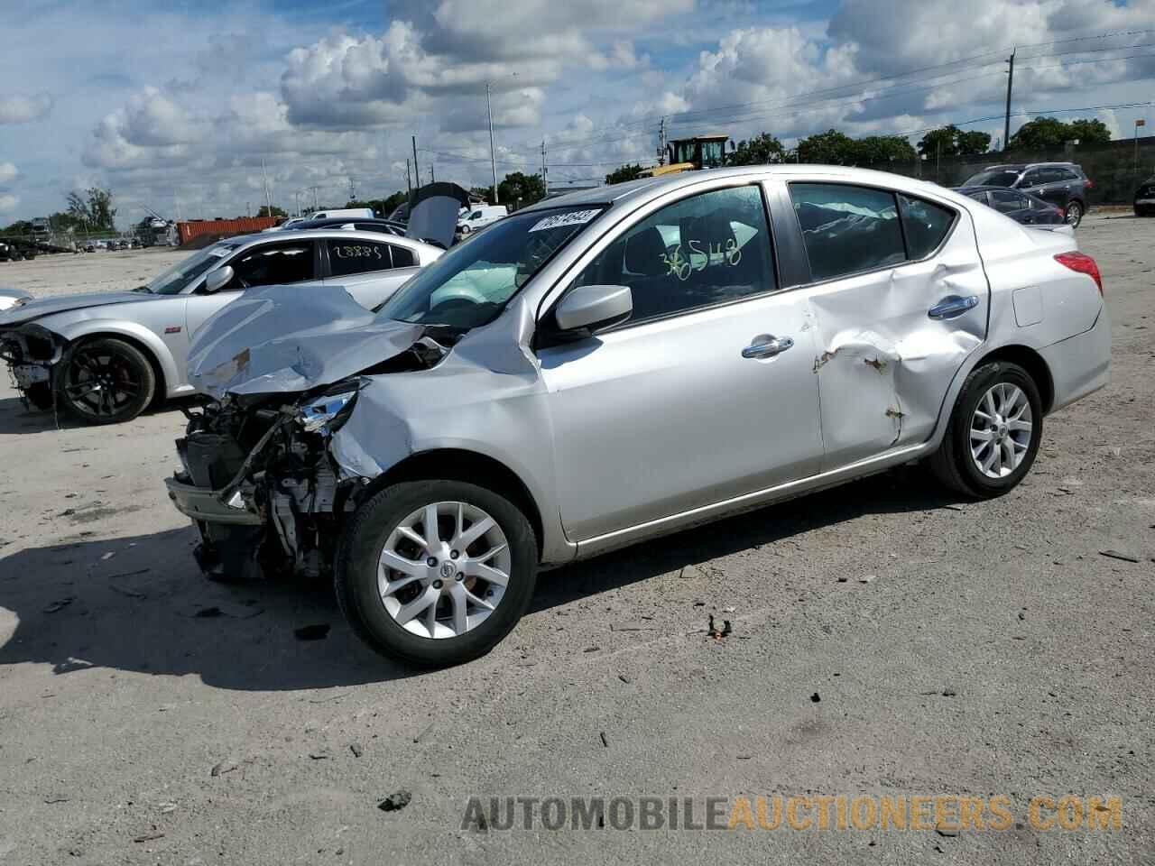 3N1CN7AP0JL823702 NISSAN VERSA 2018