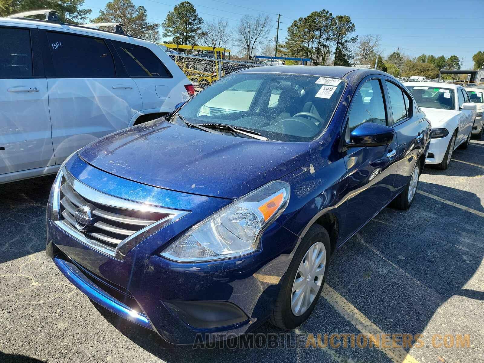 3N1CN7AP0JL824252 Nissan Versa Sedan 2018