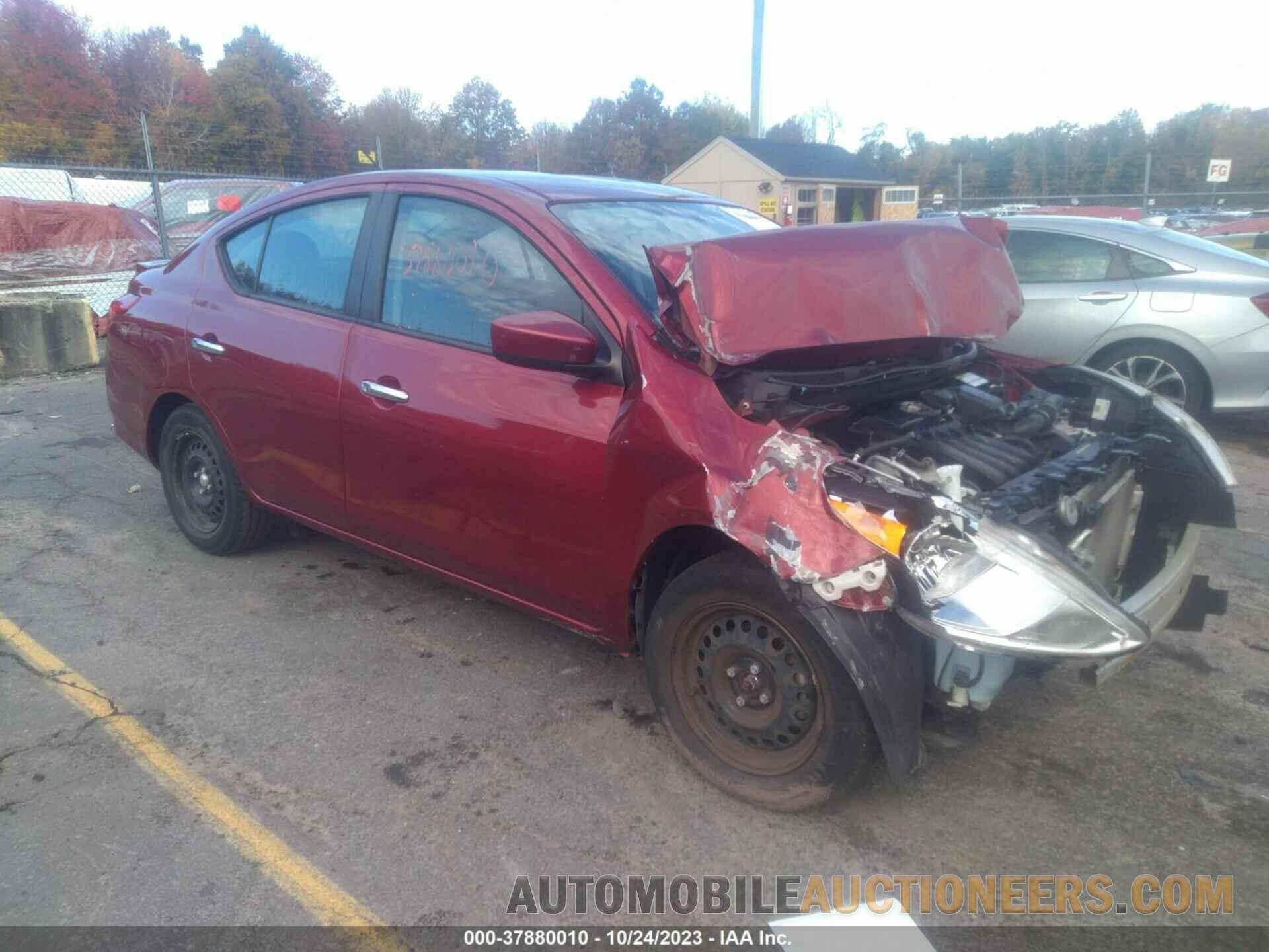 3N1CN7AP0JL827488 NISSAN VERSA SEDAN 2018