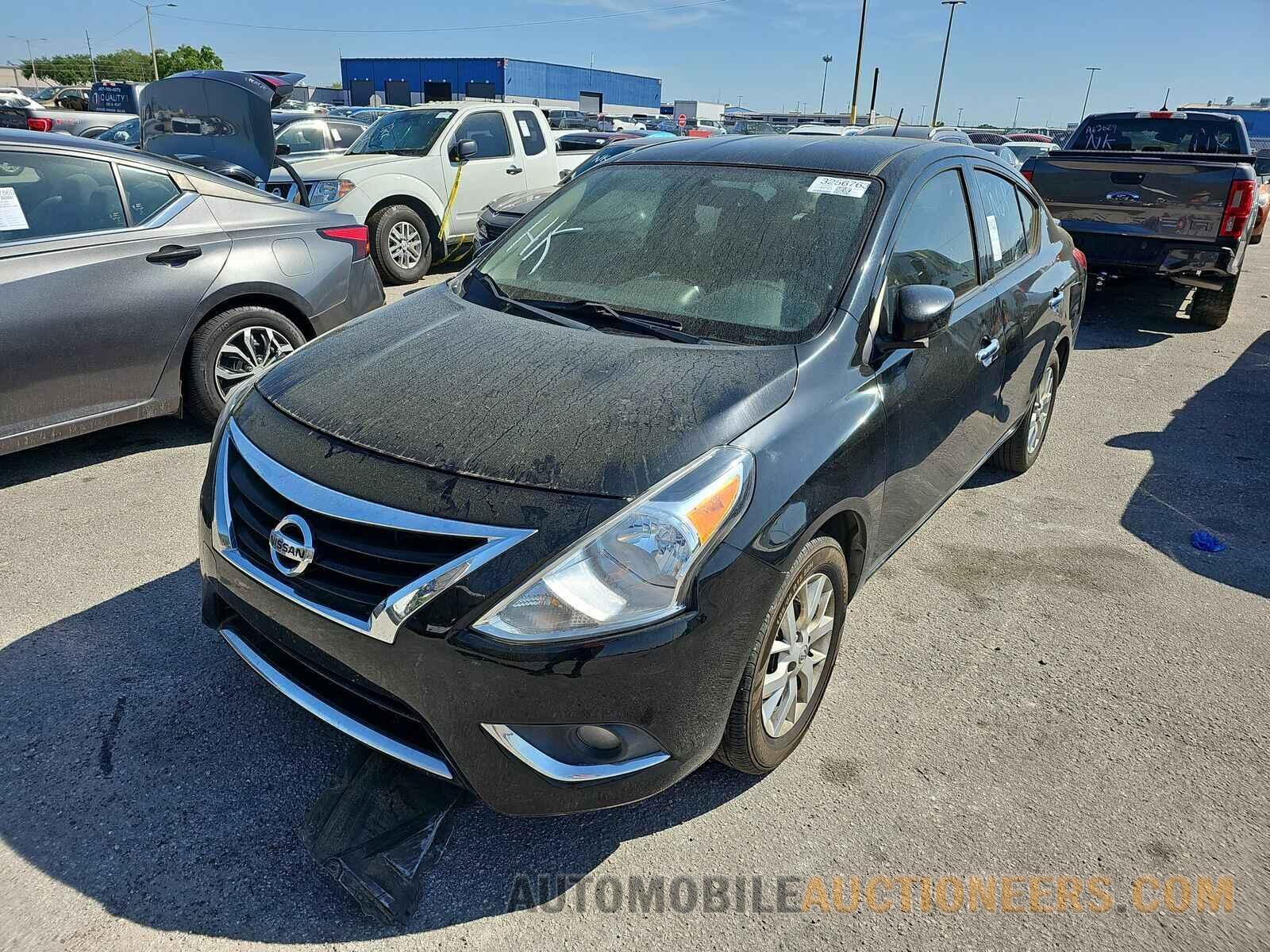 3N1CN7AP0JL828687 Nissan Versa Sedan 2018