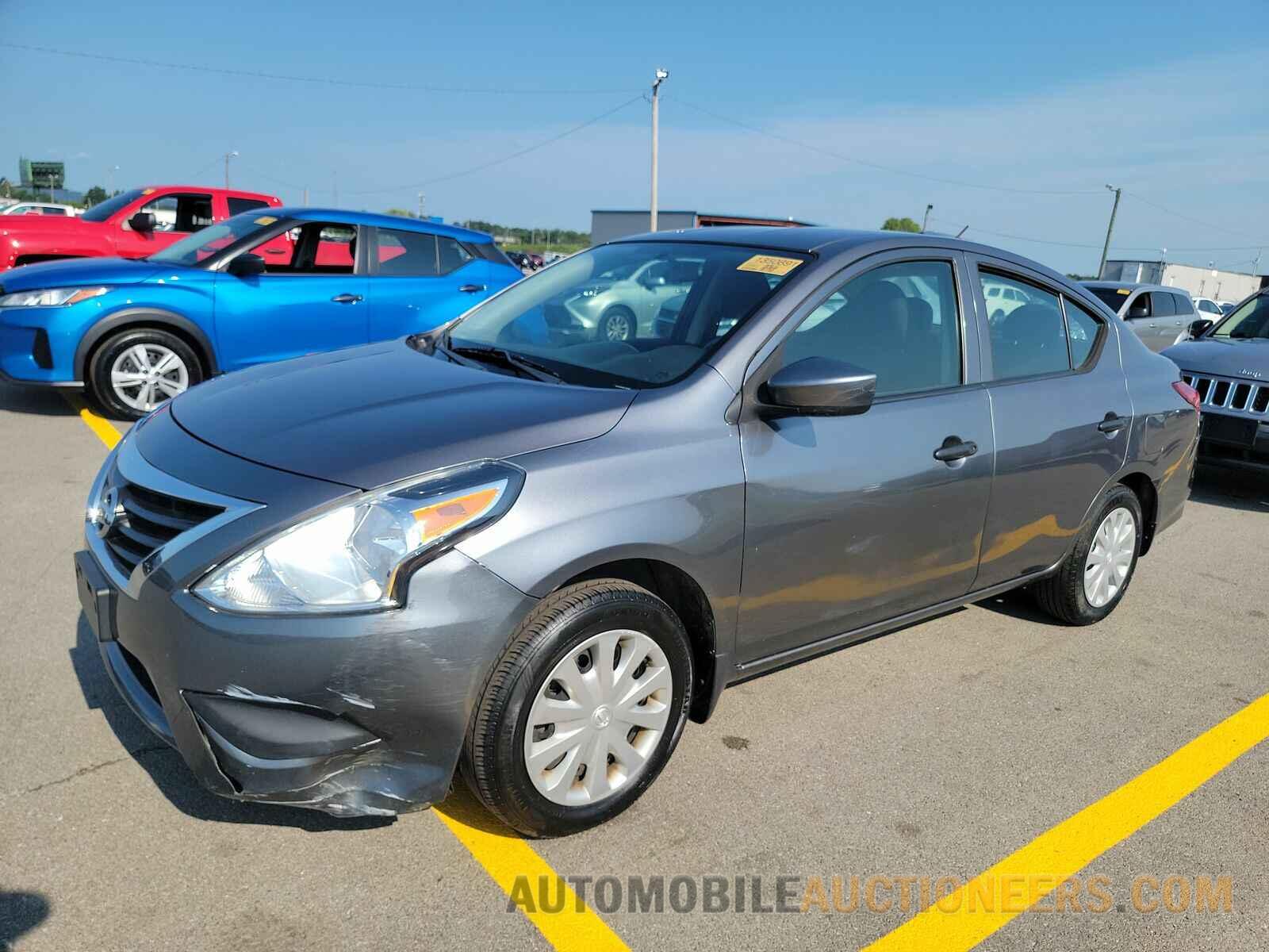 3N1CN7AP0JL837776 Nissan Versa Sedan 2018