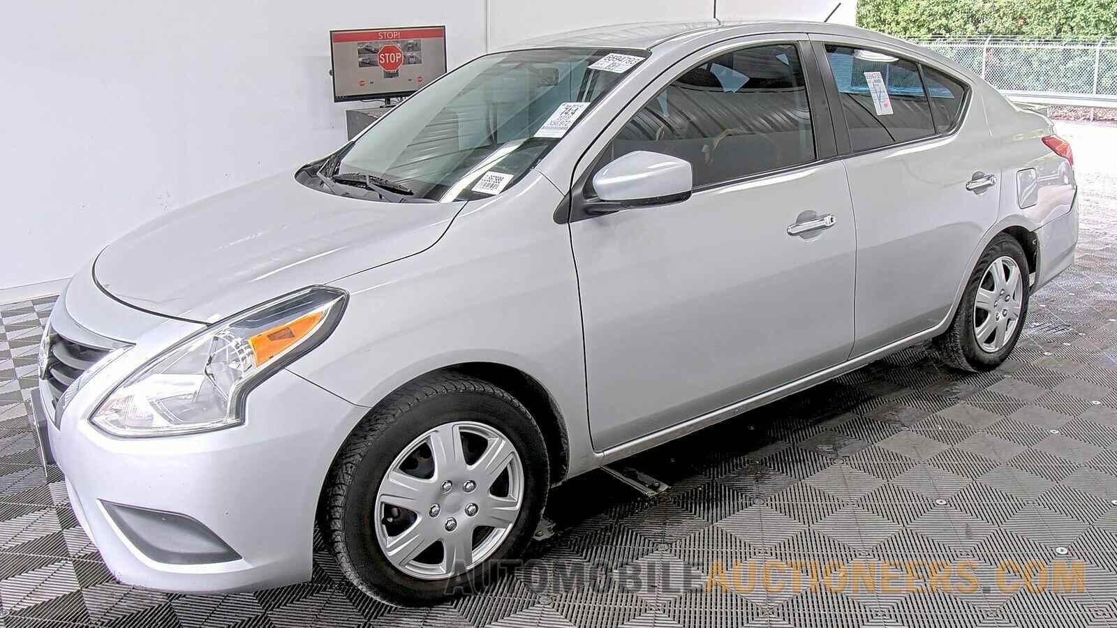 3N1CN7AP0JL867988 Nissan Versa Sedan 2018