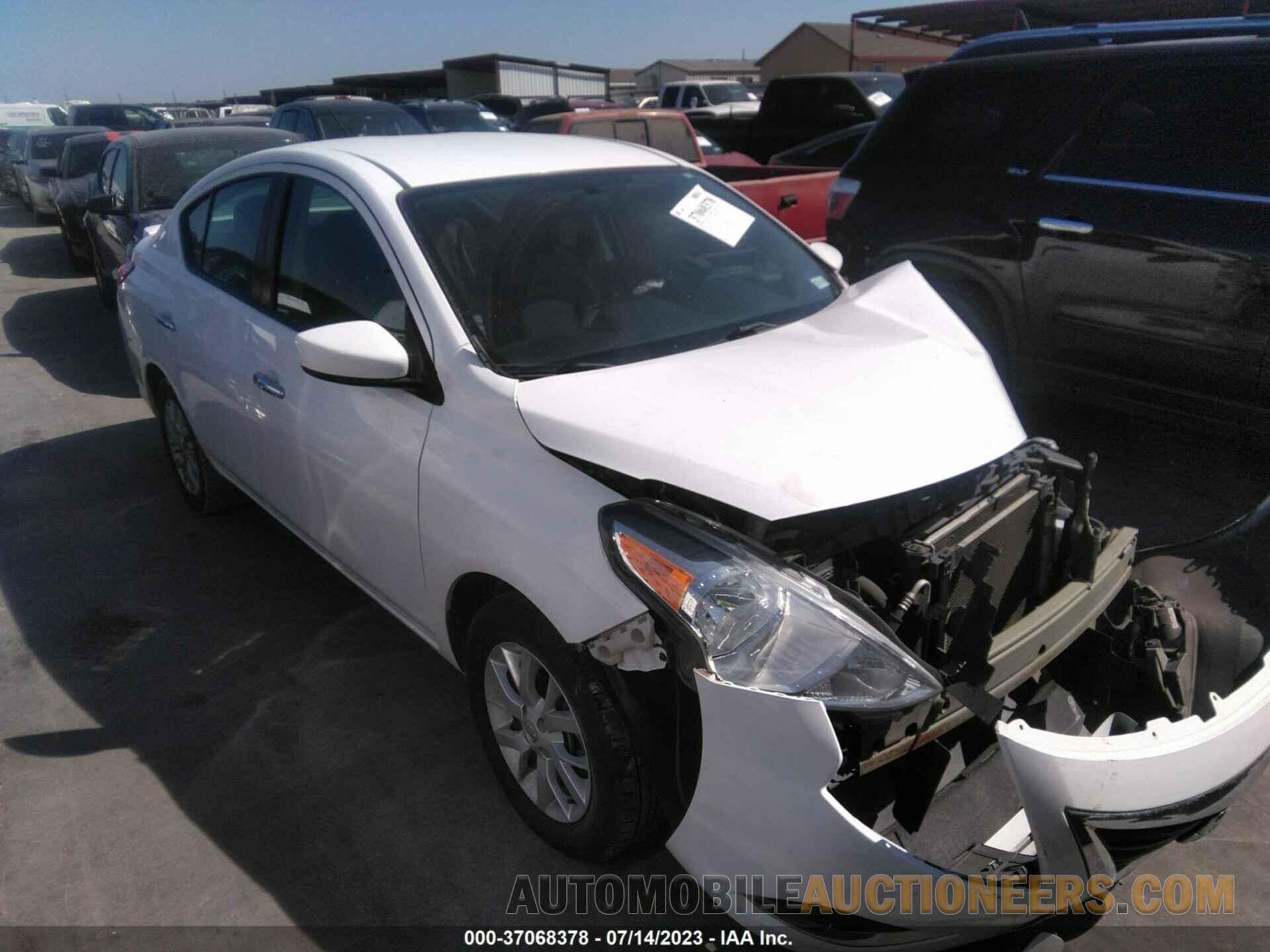 3N1CN7AP0JL877890 NISSAN VERSA SEDAN 2018