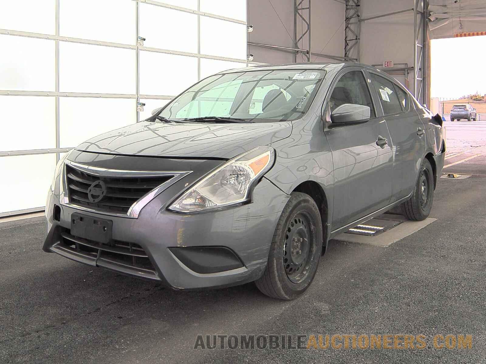 3N1CN7AP0KL808988 Nissan Versa Sedan 2019