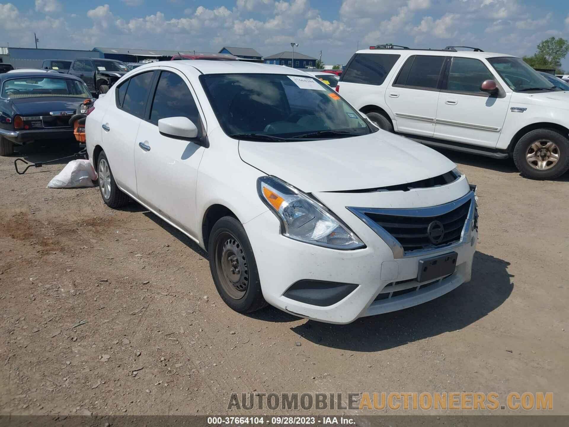 3N1CN7AP0KL821899 NISSAN VERSA SEDAN 2019