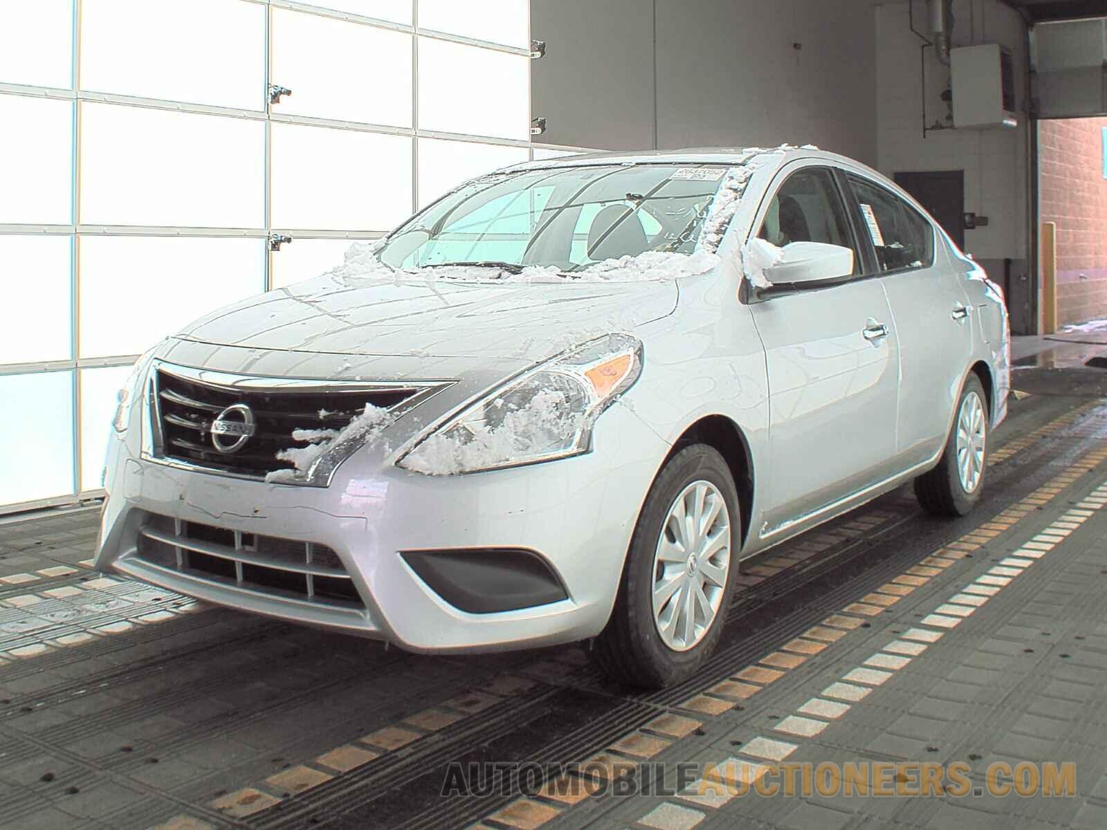 3N1CN7AP0KL838671 Nissan Versa Sedan 2019