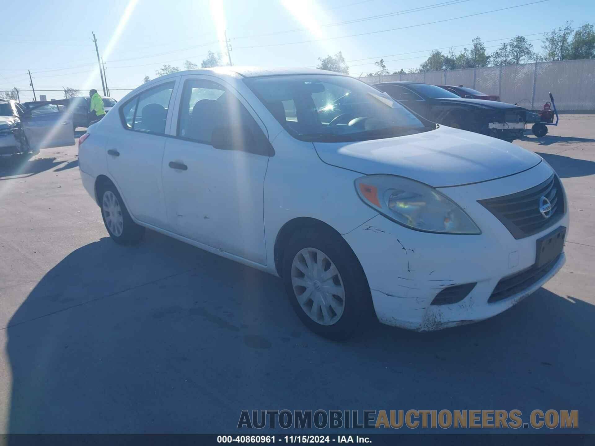 3N1CN7AP1CL835280 NISSAN VERSA 2012