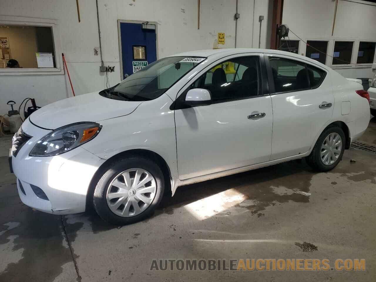 3N1CN7AP1DL853215 NISSAN VERSA 2013