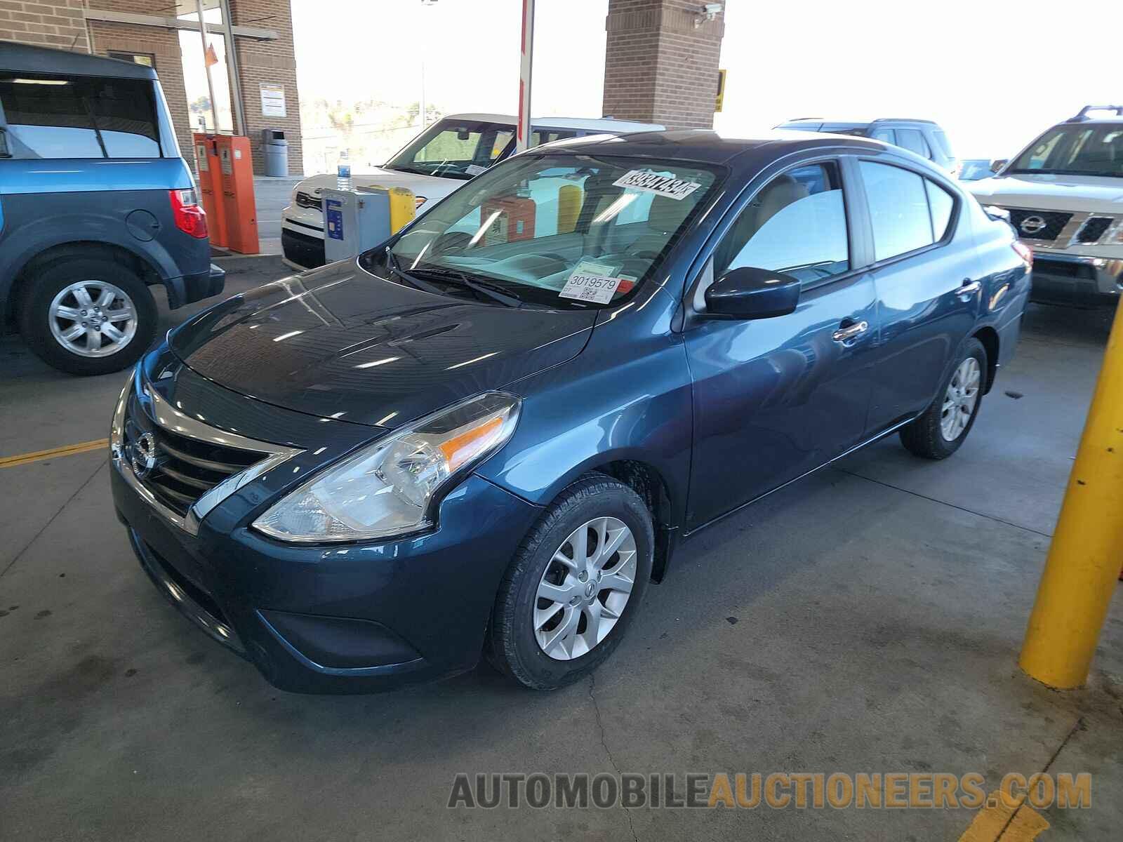 3N1CN7AP1FL806057 Nissan Versa 2015