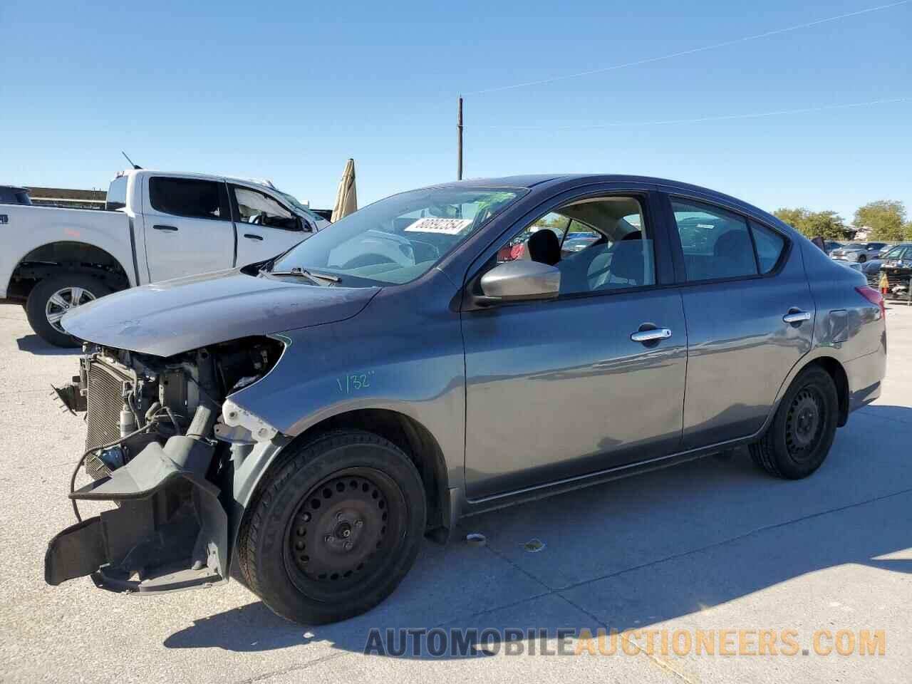 3N1CN7AP1HL821015 NISSAN VERSA 2017