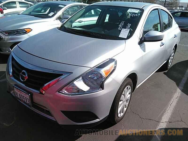 3N1CN7AP1JK435688 Nissan Versa Sedan 2018