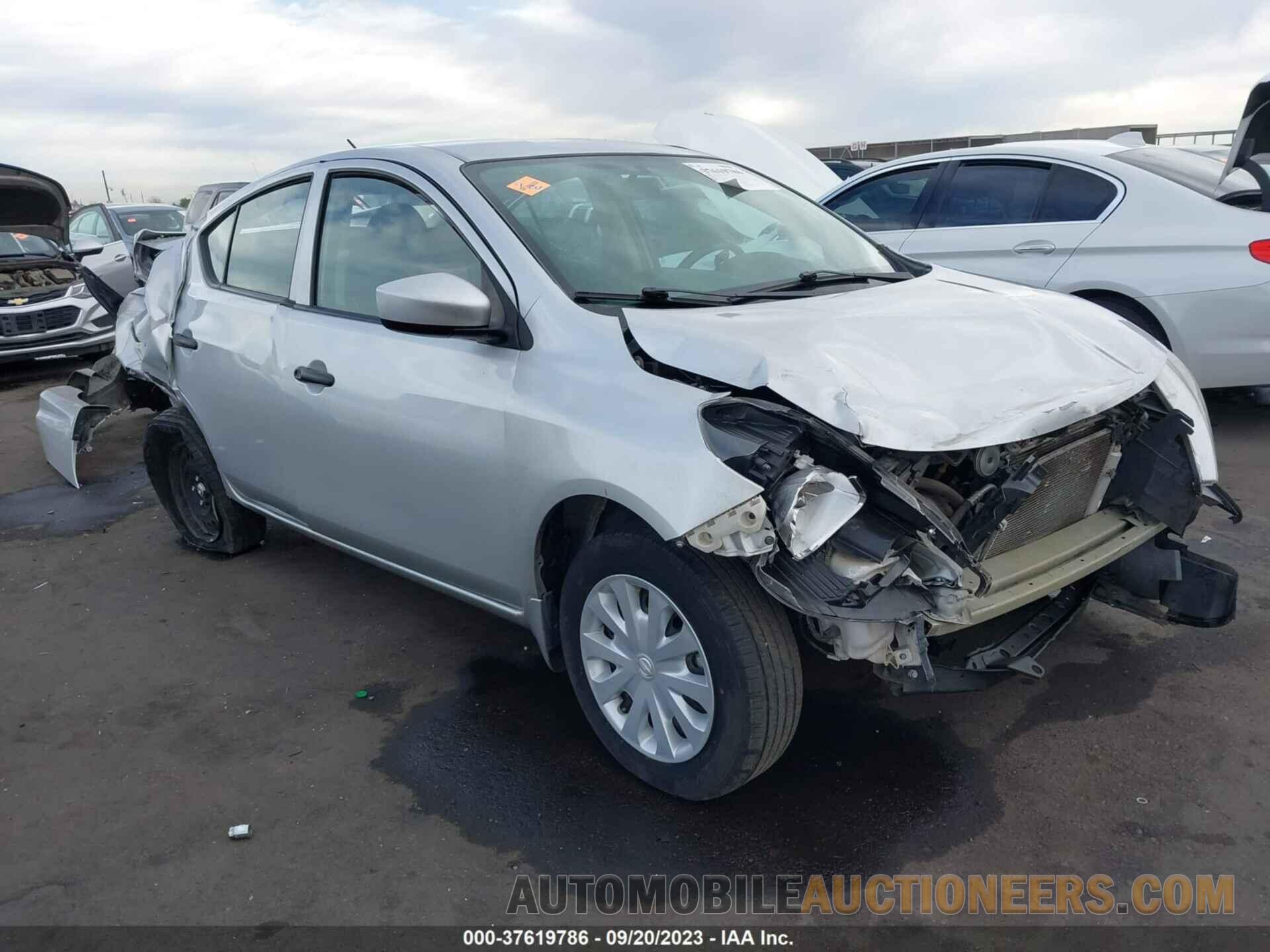 3N1CN7AP1JL800669 NISSAN VERSA SEDAN 2018