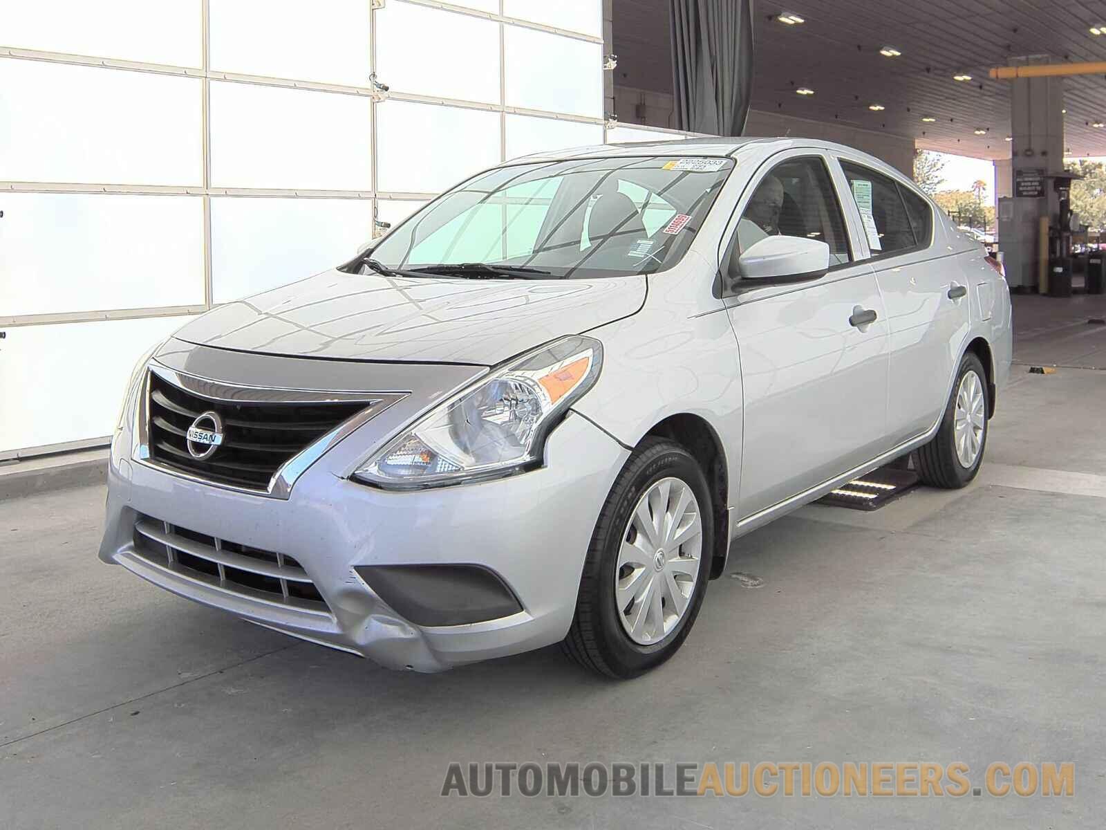 3N1CN7AP1JL812398 Nissan Versa Sedan 2018