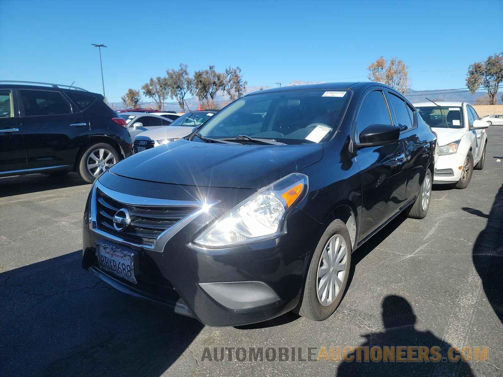 3N1CN7AP1JL845398 Nissan Versa Sedan 2018